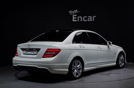 Mercedes-Benz C-Class C200 CGI AVANTGARDE — пробег 112 591 км — фото 2 из 5