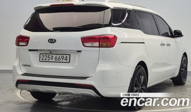 Kia Carnival из Кореи Encar