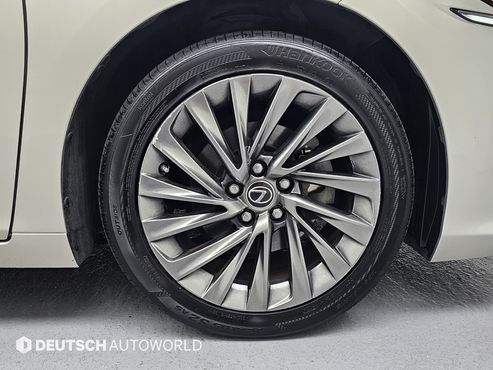Lexus ES Luxury Plus — пробег 53 962 км — фото 5 из 5