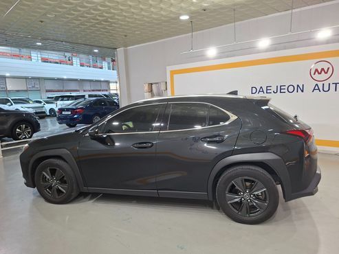 Lexus UX 2.0 2WD — пробег 53 399 км — фото 3 из 5