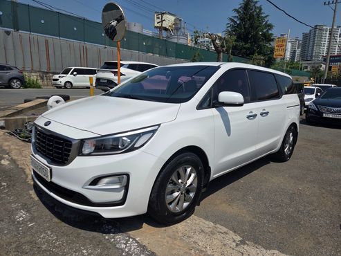 Kia Carnival 11-Seater Deluxe — пробег 112 114 км — фото 2 из 5