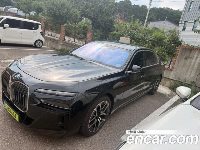 BMW i7 eDrive 50 M Sport — пробег 53 000 км — фото 3 из 5