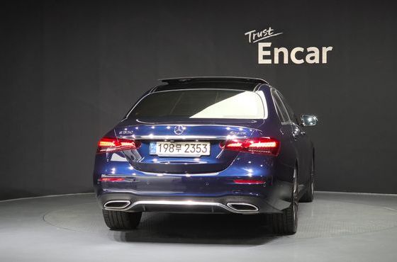 Mercedes-Benz E-Class E350 4MATIC AMG Line — пробег 99 010 км — фото 4 из 5