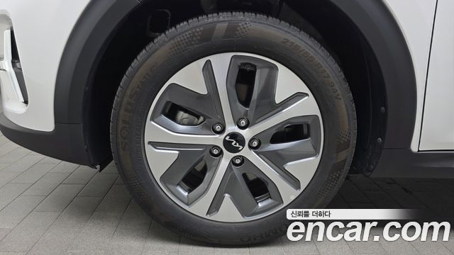 Kia Niro Earth — пробег 5 921 км — фото 5 из 5