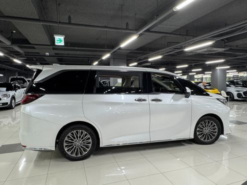 Lexus LM 500h Executive — пробег 8 100 км — фото 2 из 5