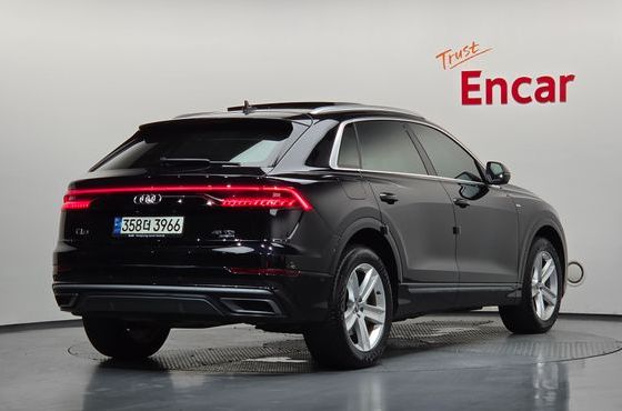 Audi Q8 45 TDI Quattro Premium — пробег 128 765 км — фото 2 из 5