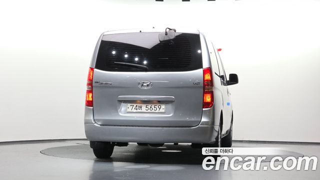 Hyundai Starex 12-Seater Wagon Smart — пробег 127 626 км — фото 4 из 5
