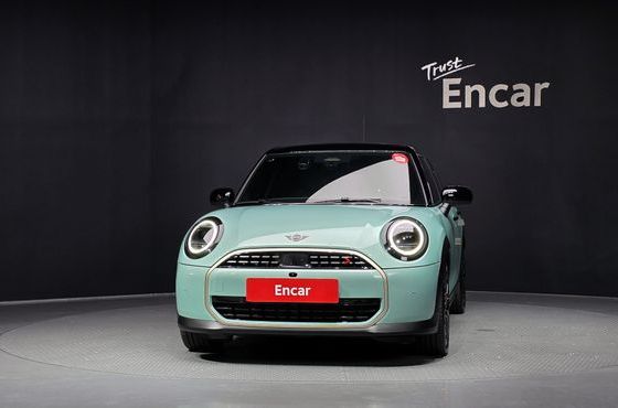 Mini Cooper 5 Door Favoured — пробег 6 486 км — фото 3 из 5