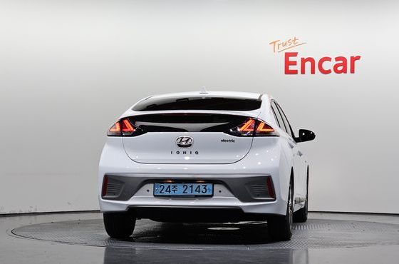 Hyundai Ioniq Q — пробег 32 682 км — фото 4 из 5