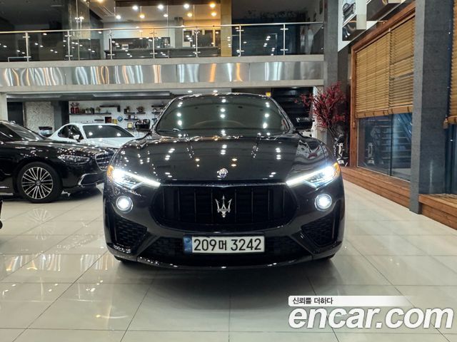 Maserati Levante из Кореи Encar