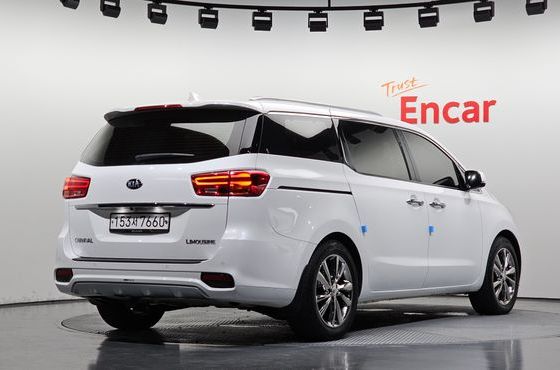 Kia Carnival Gasoline 7-Seater Limousine President — пробег 83 819 км — фото 2 из 5