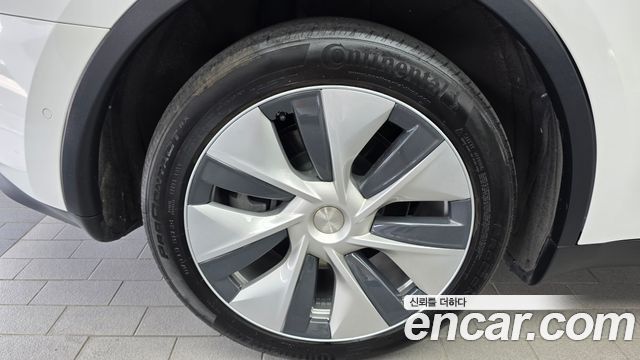 Tesla Model Y Long Range AWD — пробег 81 638 км — фото 5 из 5