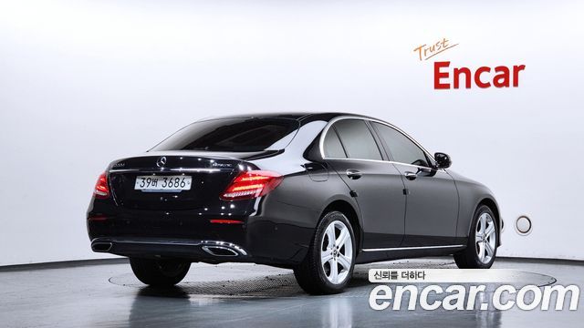 Mercedes-Benz E-Class из Кореи Encar