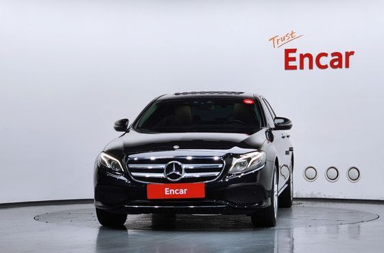 Mercedes-Benz E-Class E220d 4MATIC Avantgarde — пробег 61 201 км — фото 3 из 5