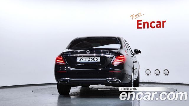 Mercedes-Benz E-Class из Кореи Encar