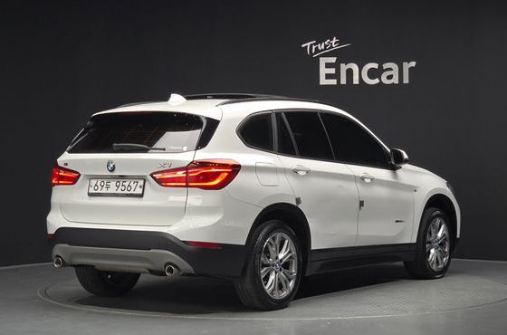 BMW X1 xDrive 20d Joy — пробег 68 344 км — фото 2 из 5