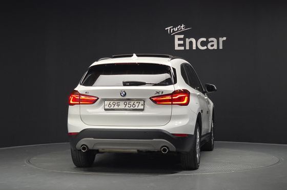 BMW X1 xDrive 20d Joy — пробег 68 344 км — фото 4 из 5