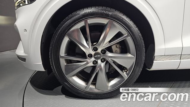 Genesis GV70 из Кореи Encar