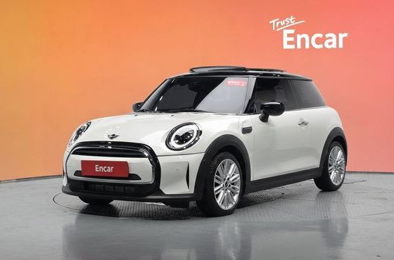 Mini Cooper Classic Plus Launch Pack Third Generation — пробег 14 758 км — фото 1 из 5