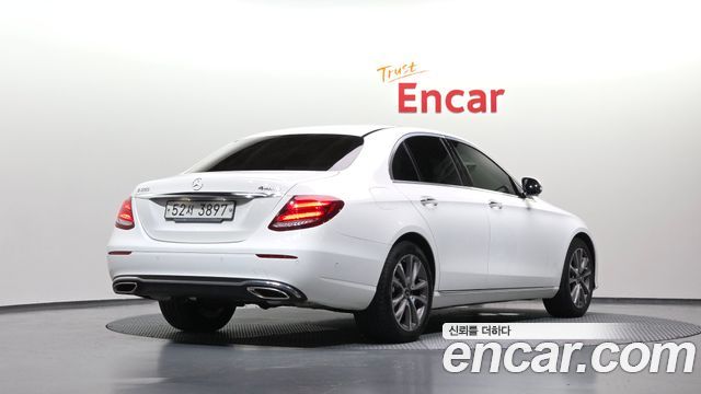 Mercedes-Benz E-Class из Кореи Encar