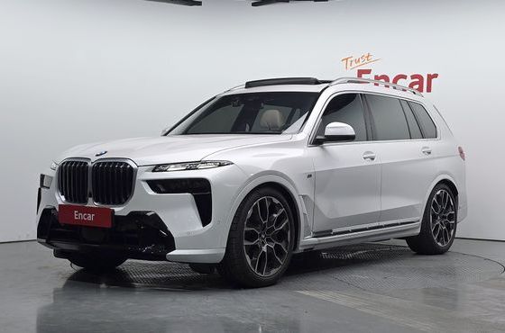 BMW X7 xDrive 40i M Sport 6STR — пробег 7 056 км — фото 1 из 5