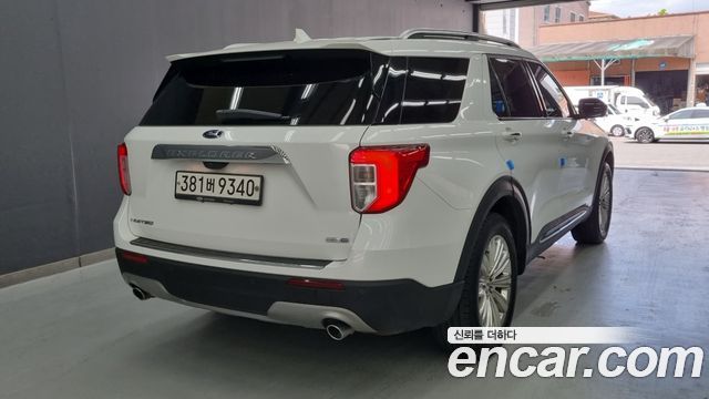Ford Explorer 2.3 LimIted 4WD — пробег 128 470 км — фото 2 из 5