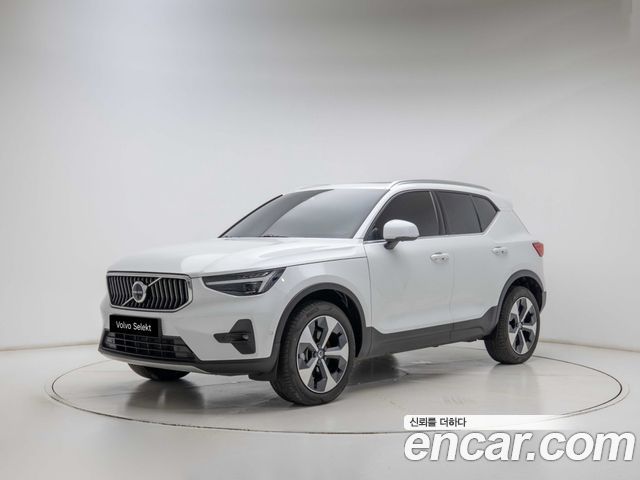 Volvo XC40 B4 Ultra Bright — пробег 11 383 км — фото 1 из 5