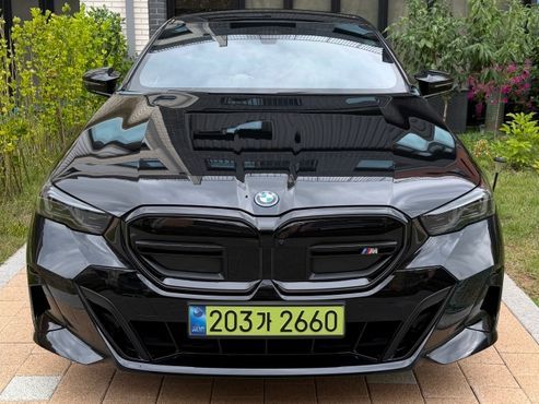 BMW i5 M60 xDrive — пробег 41 000 км — фото 1 из 5