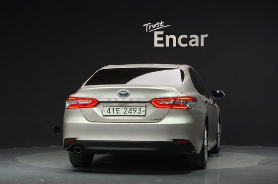 Toyota Camry 2.5 XLE Hybrid — пробег 91 772 км — фото 4 из 5
