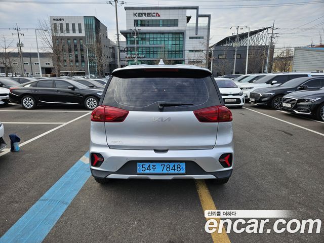 Kia Niro Earth — пробег 68 997 км — фото 3 из 5