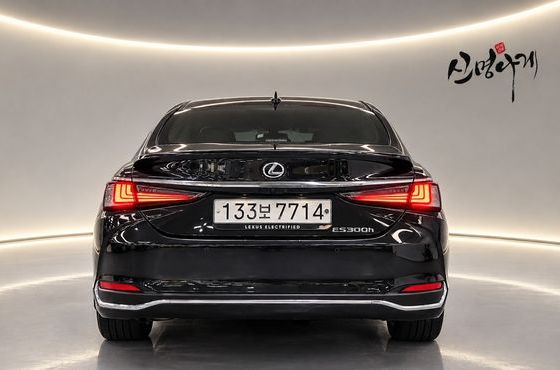 Lexus ES Executive — пробег 33 086 км — фото 4 из 5