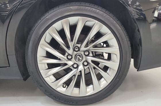 Lexus ES Executive — пробег 33 086 км — фото 5 из 5
