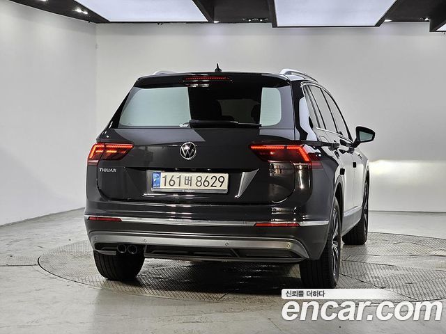 Volkswagen Tiguan 2.0 TDI Prestige — пробег 198 482 км — фото 3 из 5