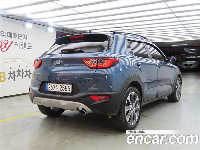 Kia Stonic из Кореи Encar