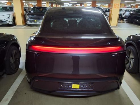 Tesla Model Y Premium RWD — пробег 5 км — фото 2 из 5