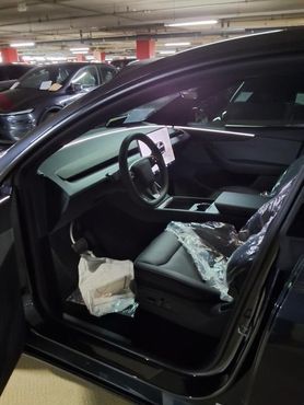 Tesla Model Y Premium RWD — пробег 5 км — фото 3 из 5