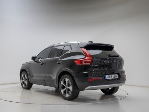 Volvo XC40 B4 Ultra Bright — пробег 12 435 км — фото 4 из 5