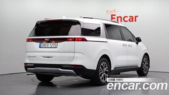 Kia Carnival 9-Seater Prestige — пробег 60 860 км — фото 2 из 5