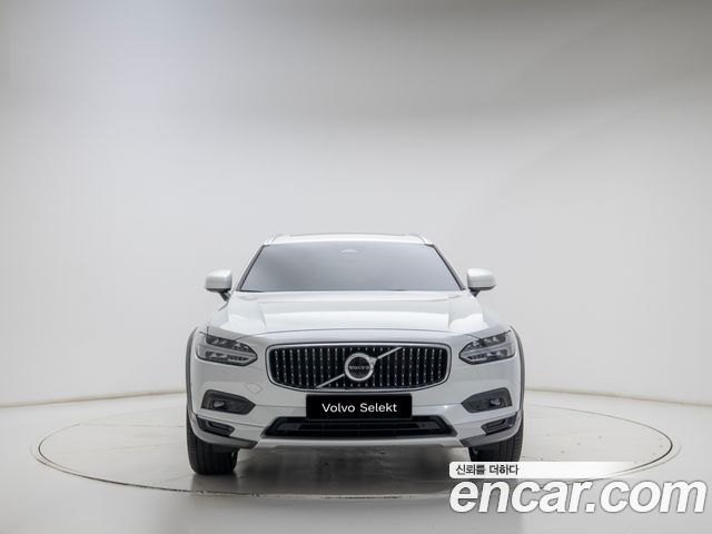 Volvo V90 B5 Ultra AWD — пробег 14 641 км — фото 2 из 5