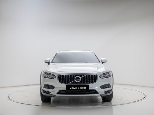 Volvo V90 B5 Ultra AWD — пробег 14 641 км — фото 2 из 5