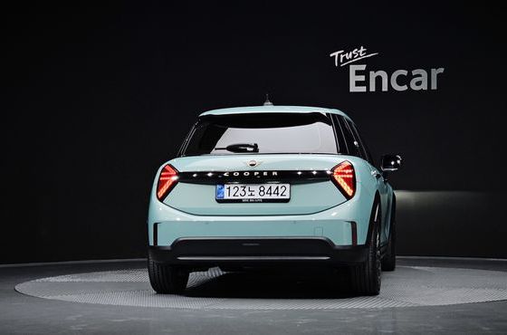 Mini Cooper 5Door Breeze Edition — пробег 5 082 км — фото 4 из 5