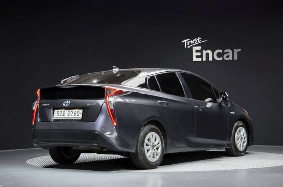 Toyota Prius 1.8 E — пробег 88 692 км — фото 2 из 5