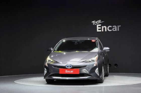 Toyota Prius 1.8 E — пробег 88 692 км — фото 3 из 5