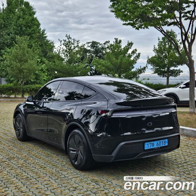 Tesla Model Y RWD — пробег 10 217 км — фото 4 из 5