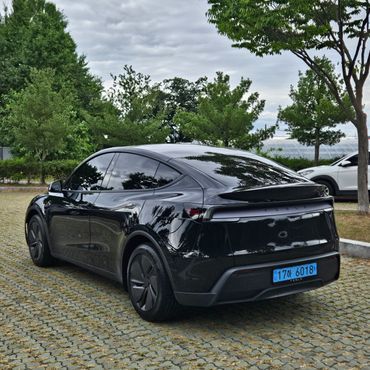 Tesla Model Y RWD — пробег 10 217 км — фото 4 из 5