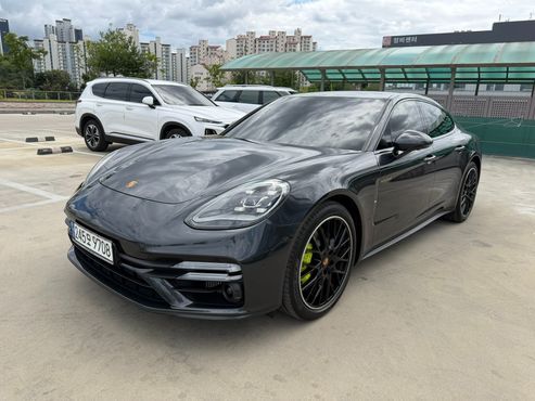 Porsche Panamera 2.9 AWD E-Hybrid Platinum Edition — пробег 44 288 км — фото 1 из 5