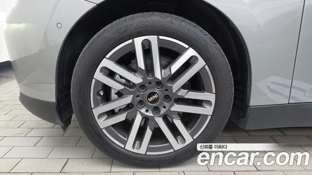 Mini Cooper SE Classic — пробег 5 541 км — фото 5 из 5