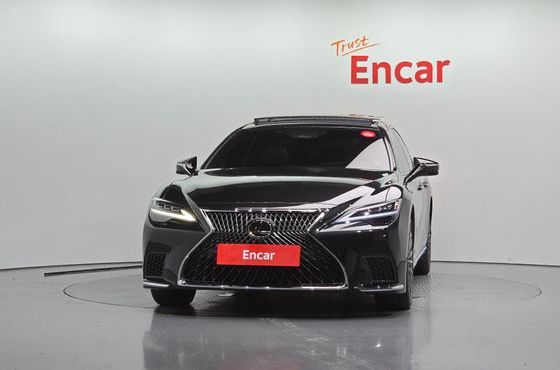 Lexus LS 3.5 Luxury AWD — пробег 3 426 км — фото 3 из 5