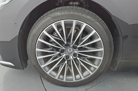 Lexus LS 3.5 Luxury AWD — пробег 3 426 км — фото 5 из 5