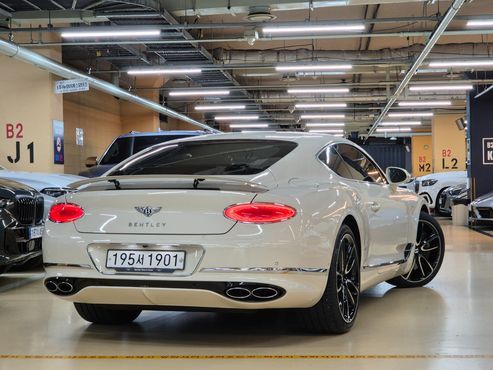 Bentley Continental 4.0 GT — пробег 10 068 км — фото 3 из 5